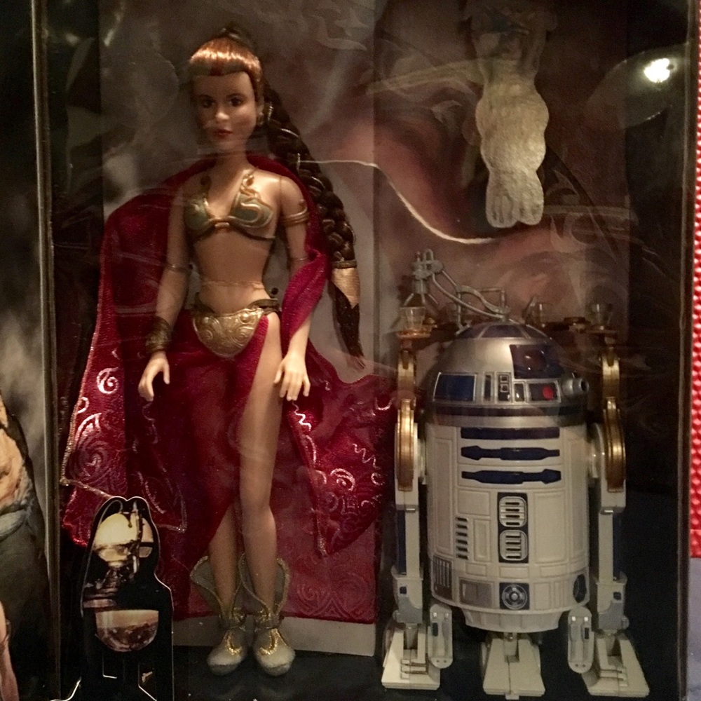 Princess Leia Organa & R2-D2 - Picture 5 of 8